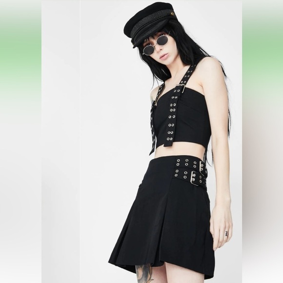 The RAGGED PRIEST Restrain Buckle Mini Skirt Double Grommet - Picture 6 of 9